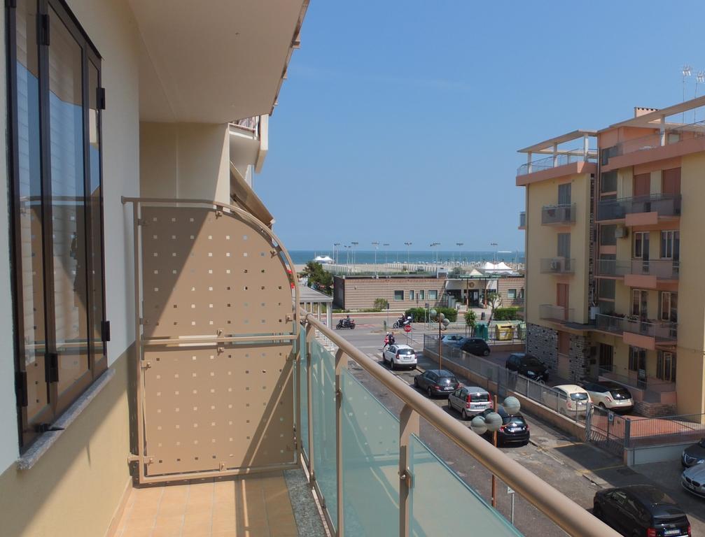 Hotel Nettuno Sottomarina Bagian luar foto
