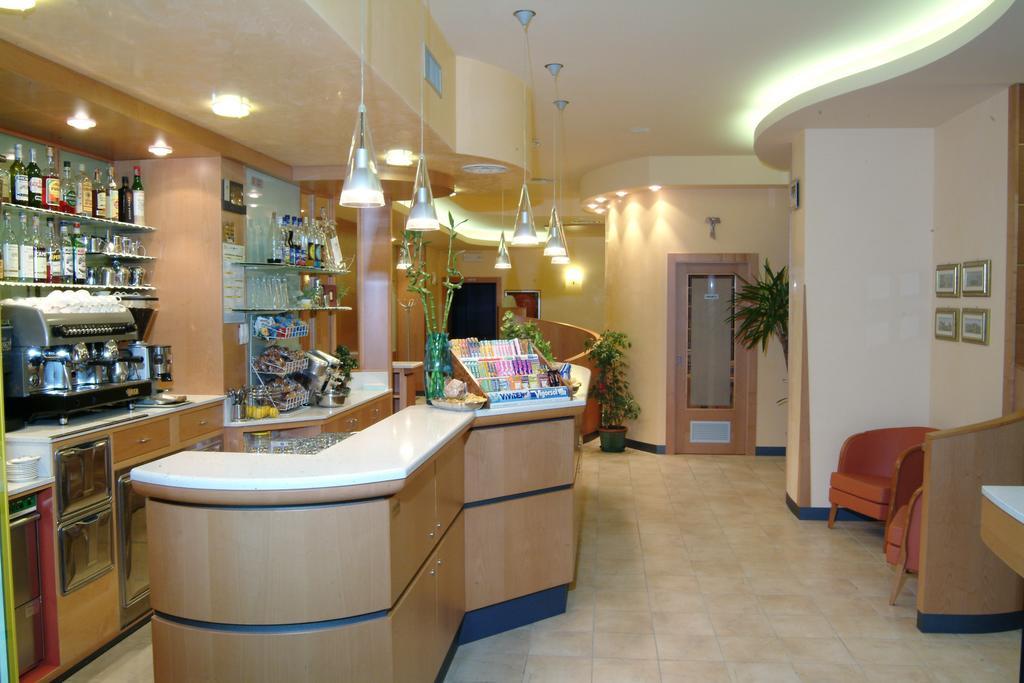Hotel Nettuno Sottomarina Bagian luar foto