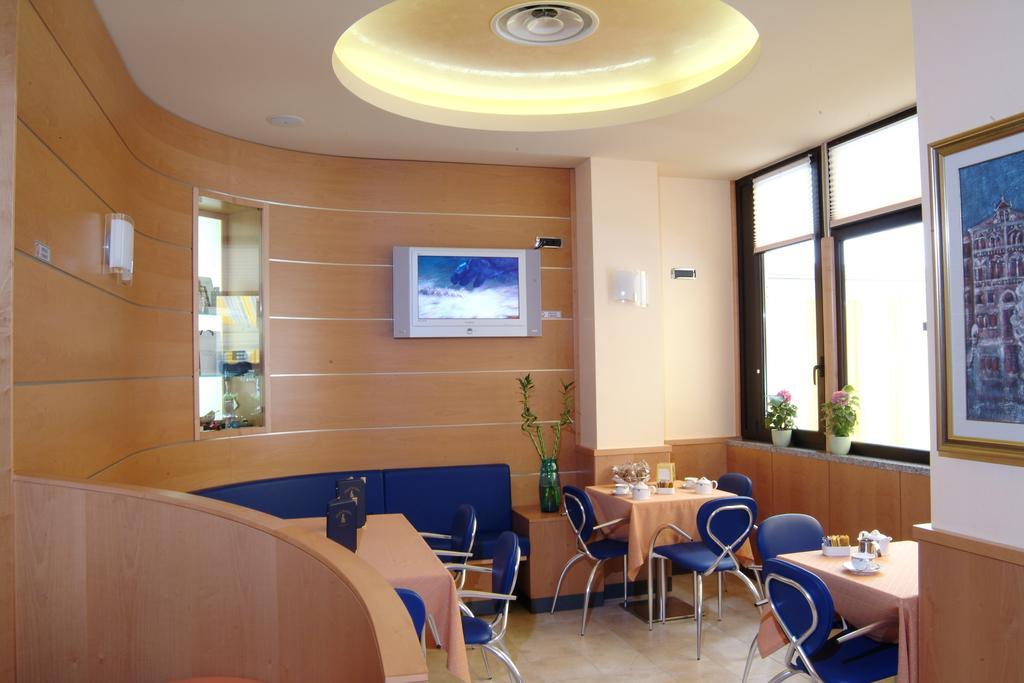 Hotel Nettuno Sottomarina Bagian luar foto